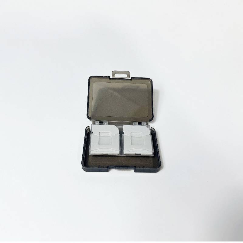 Portable 4 Slots Memory Card Case for 4 SD Cards and 2 Micro SD Cards Portable 4 Slots Memory Card Case for 4 SD Cards and 2 Micro SD Cards